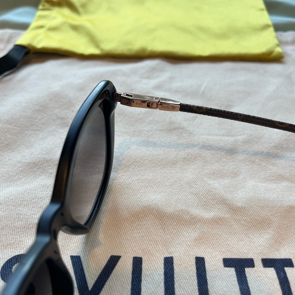 Louis Vuitton Black & Monogram Acetate Z0781W Charlotte Sunglasses - Picture 7 of 15